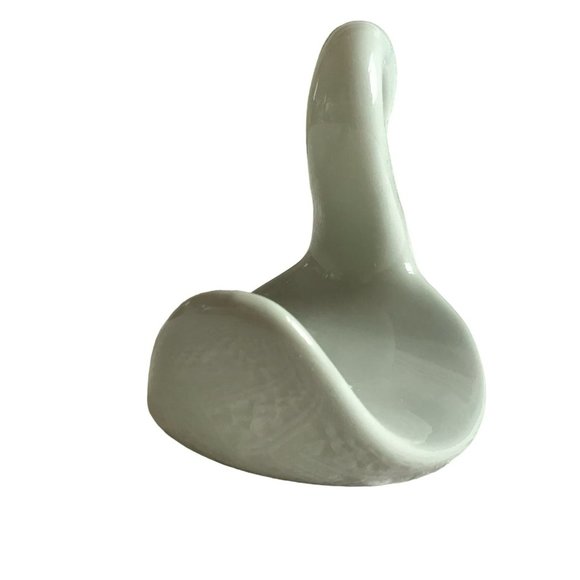 VINTAGE | Blue Swan Ceramic Hand Towel Holder - Picture 3 of 8